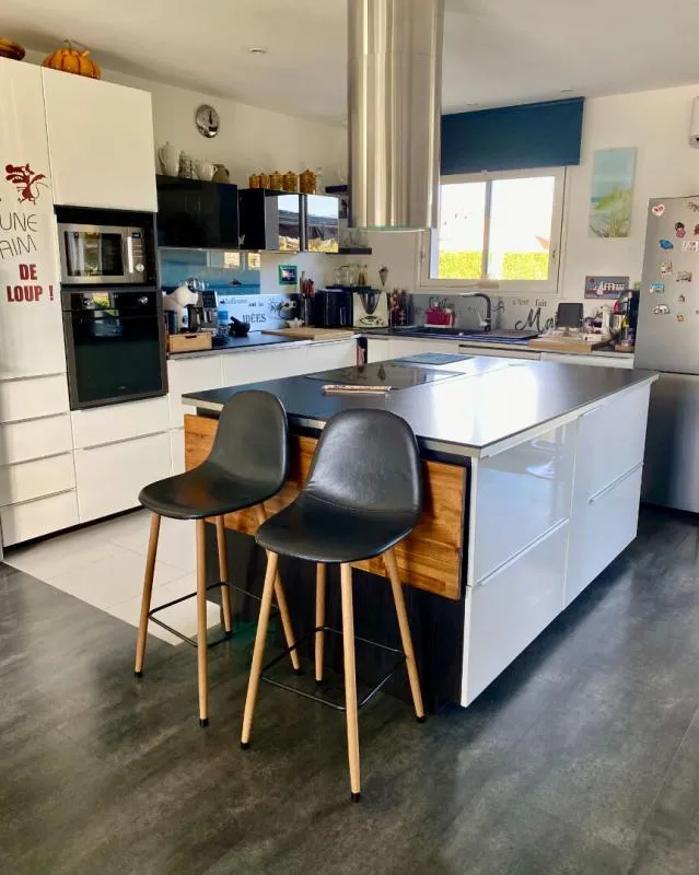 Cuisine - Maison Luxueuse avec Terrasses à Linxe