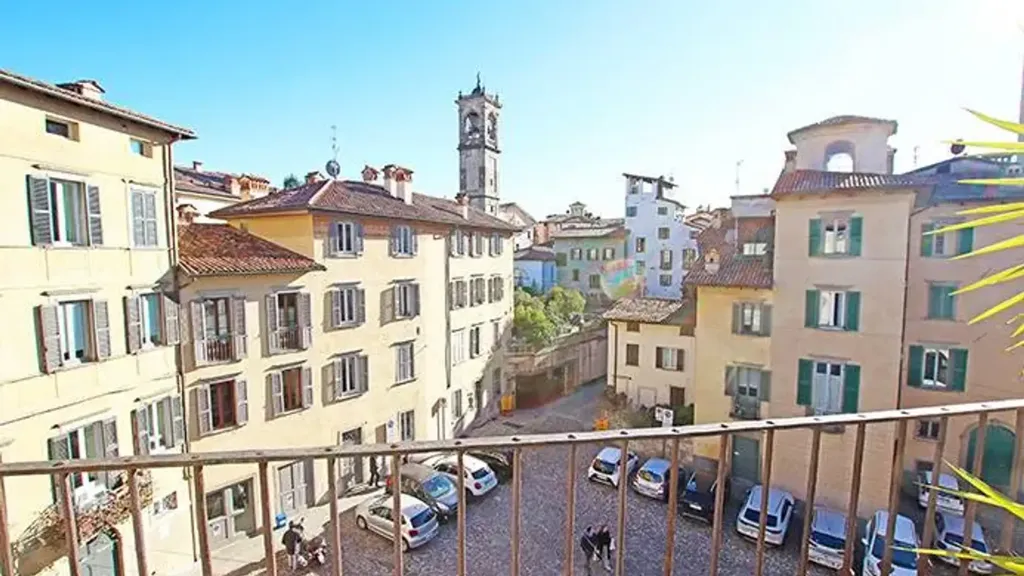 Balcon - Panoramic Apartment in Historic Tower, Bergamo