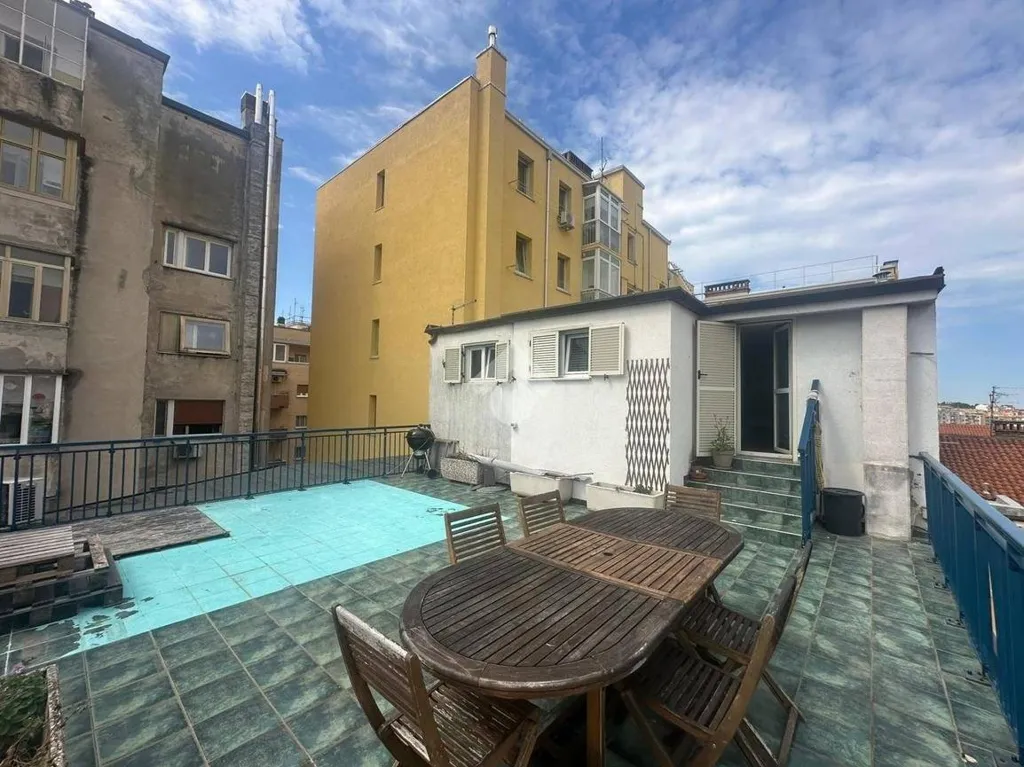Terrass - Bright 2-Bedroom Apartment with Terrace in Trieste