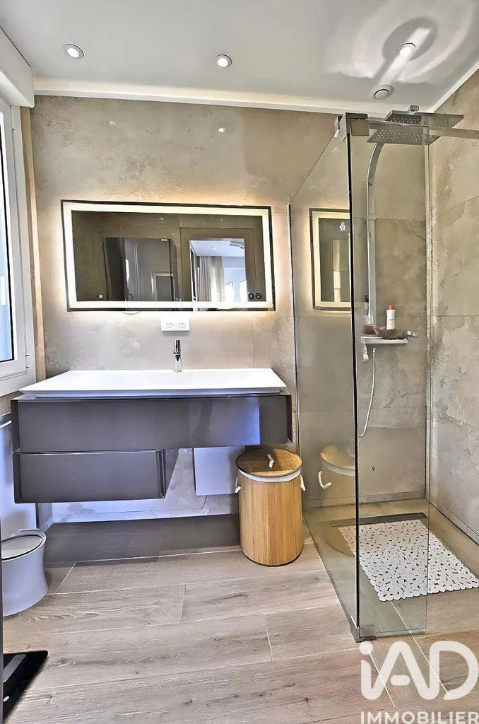 Salles de bain - Maison d'Architecte avec Piscine à Mandelieu-la-Napoule