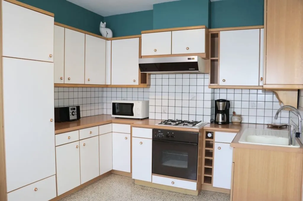 Cucina - House with Ample Storage in Namur