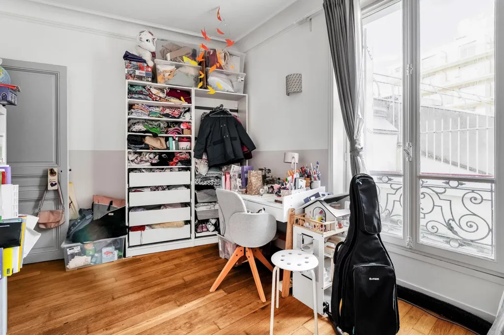 Chambres - Appartement de Charme avec Parquet d'Origine à Paris