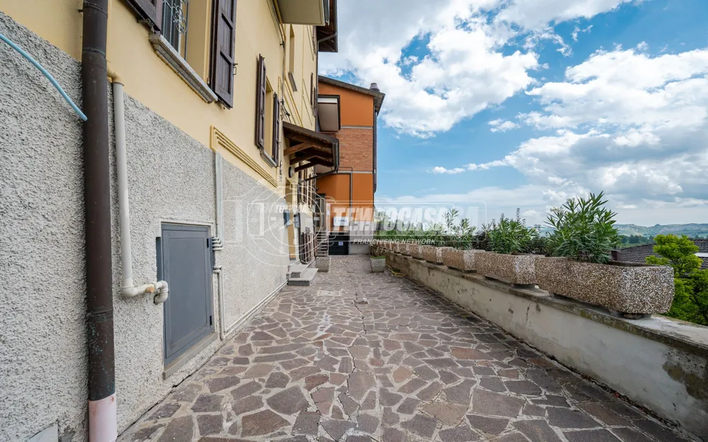 Terrasse - Modern Apartment with Large Terrace in Vignola