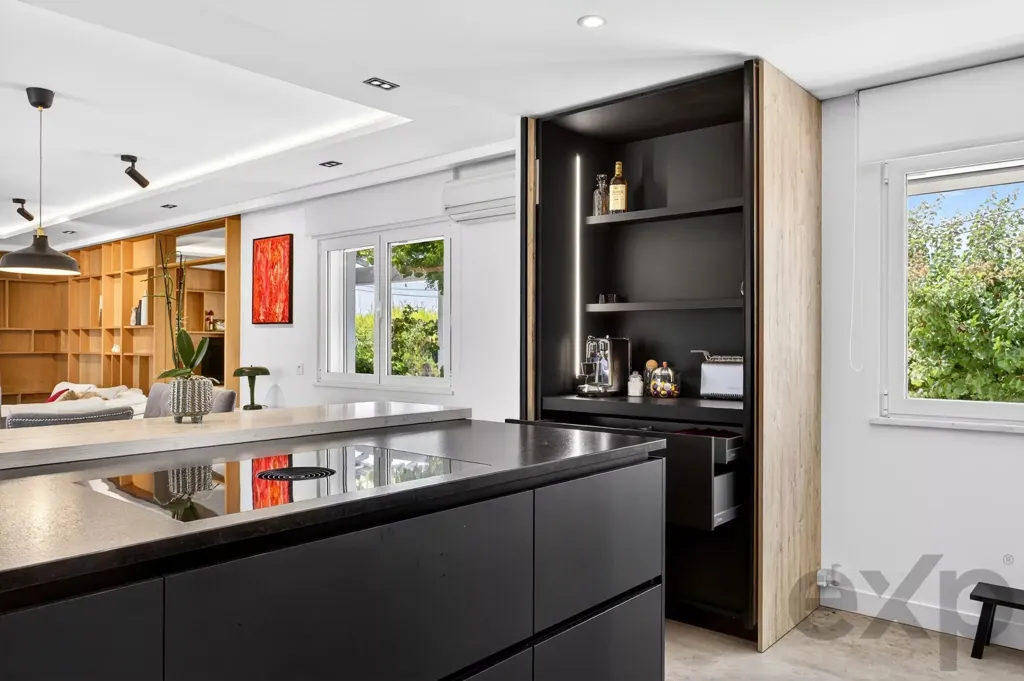 Cuisine - Single-Story Villa with Private Pool in Vale da Rosa