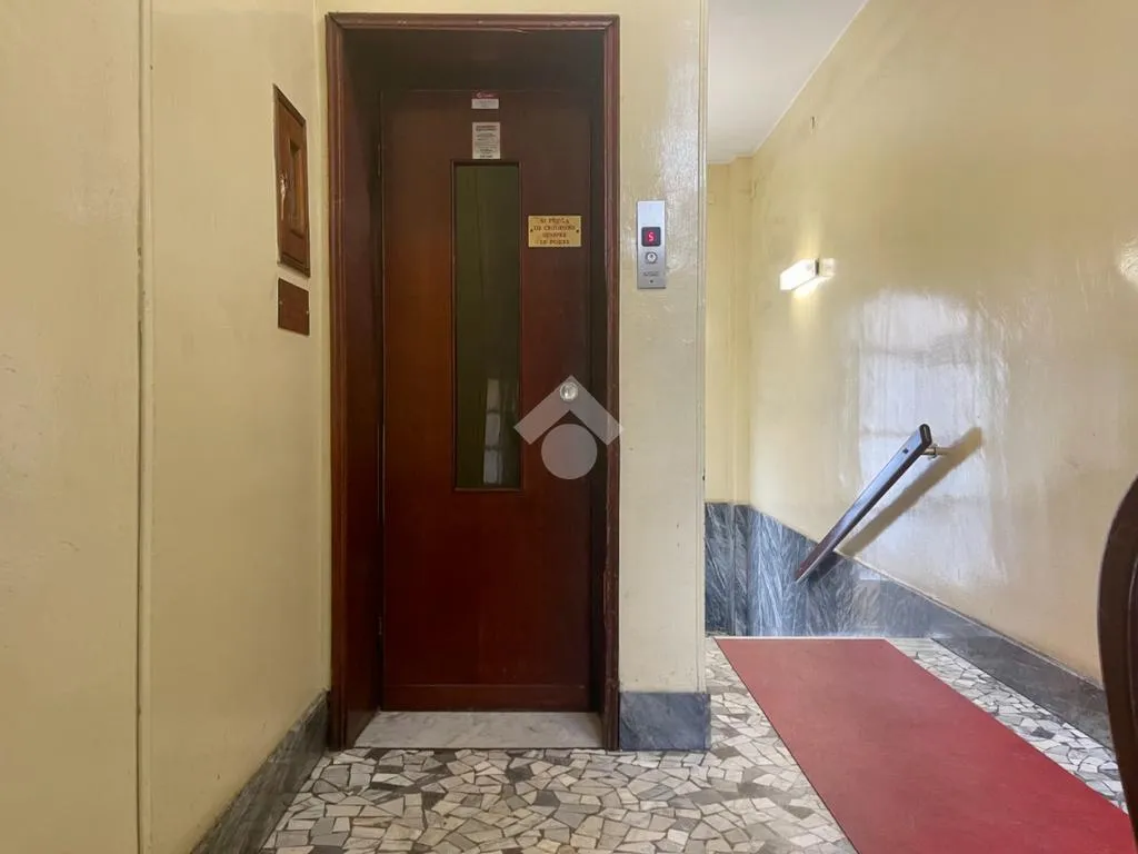 Esik - Student Flat with Balcony in Torino