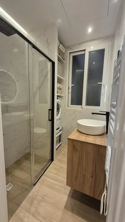 Salles de bain - Modern Flat with High-Quality Finish in Madrid
