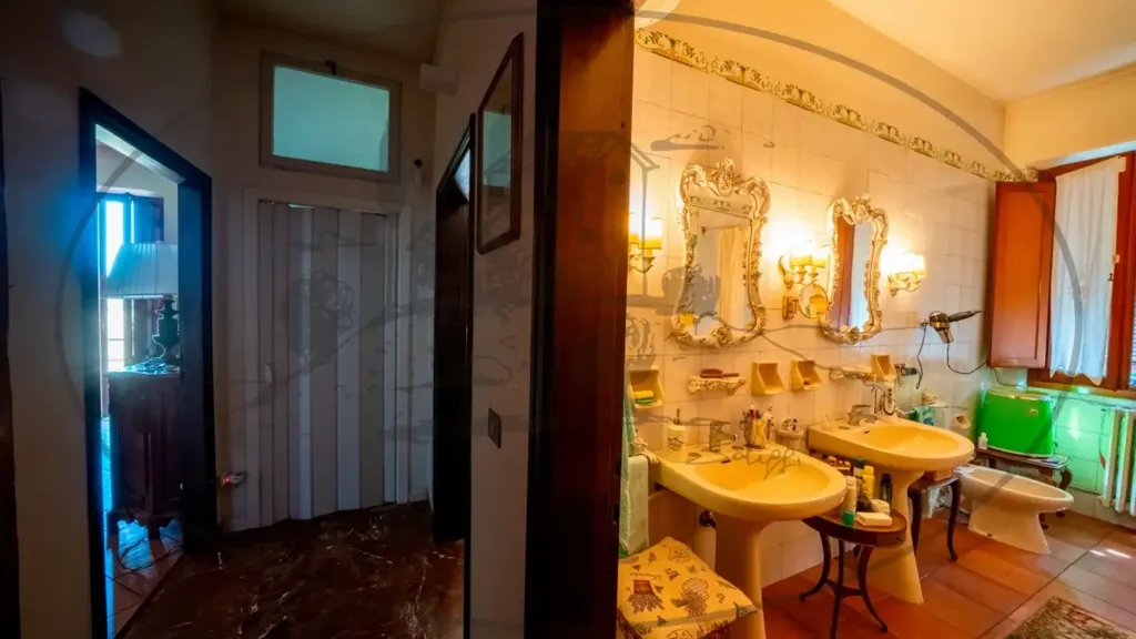 Bagni - Independent House with Panoramic View in Figline Valdarno