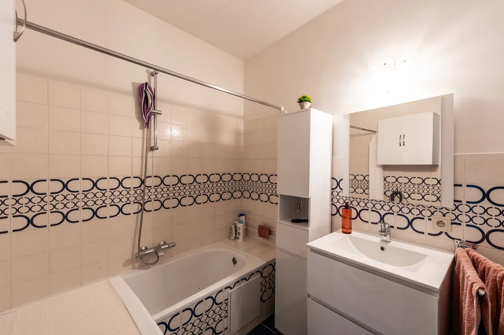 Vannitoad - 1-Bedroom Apartment with Terrace in Braine-l'Alleud