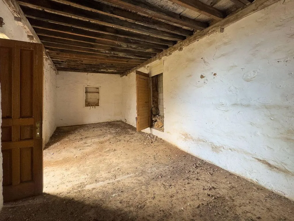 Toad - Rustic Property with Restoration Potential in Arafo