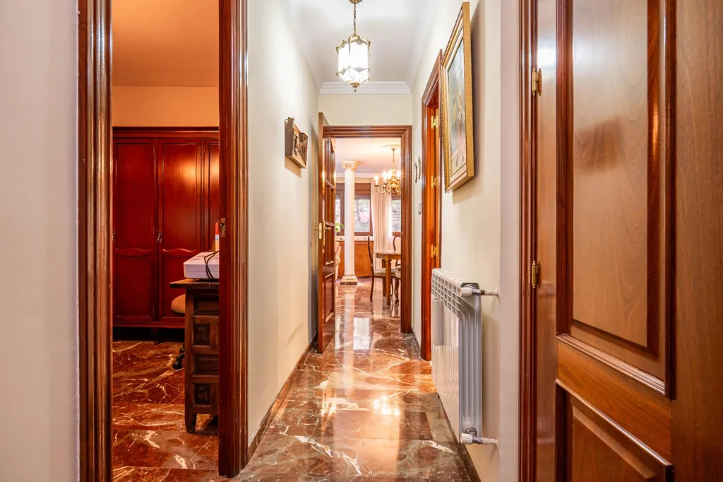 Esik - Apartment with Private Patio in Granada Centre