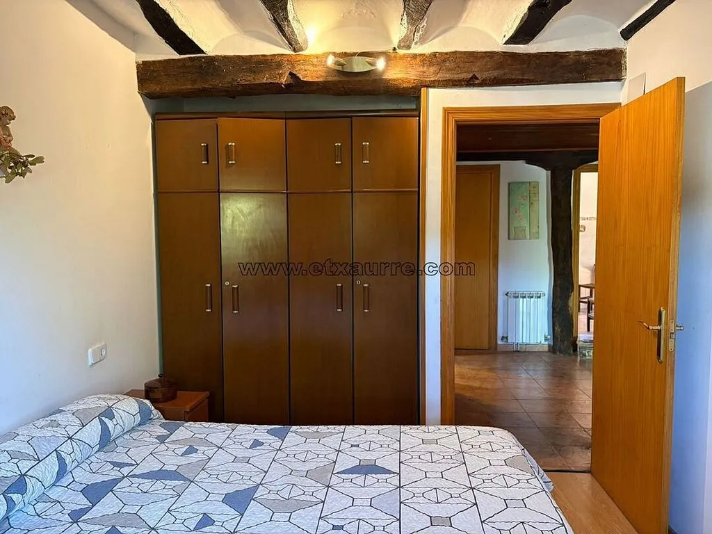 Chambres - Rural House with Balcony in Ayala