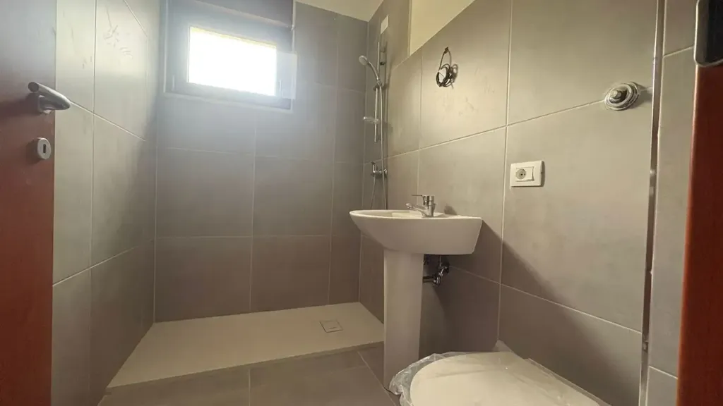 Vannitoad - Rear-Attached Villa with Balcony in L'Aquila