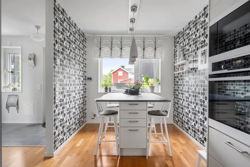 Cucina - Well-Maintained Apartment with West Balcony in Skellefteå