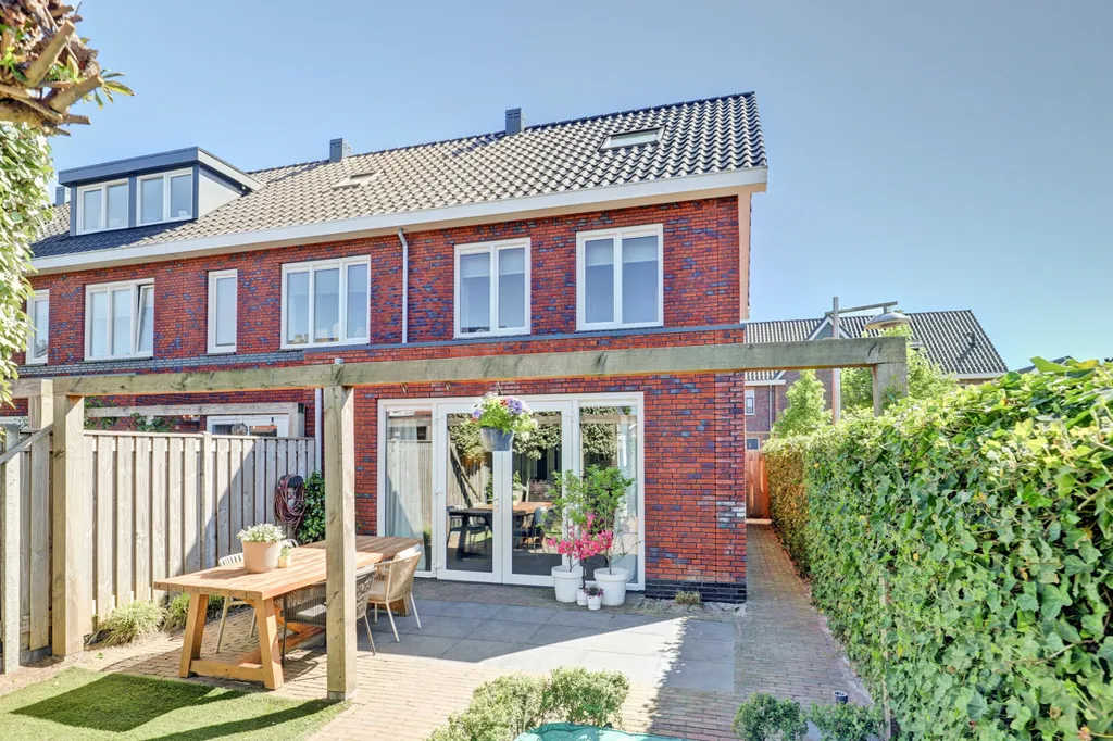 Terrass - Modern Hoekwoning with Garden in Kernhem