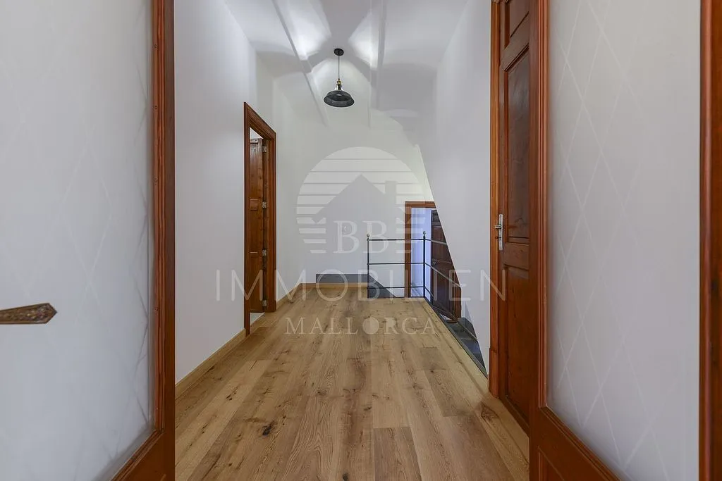 hallway_entrance