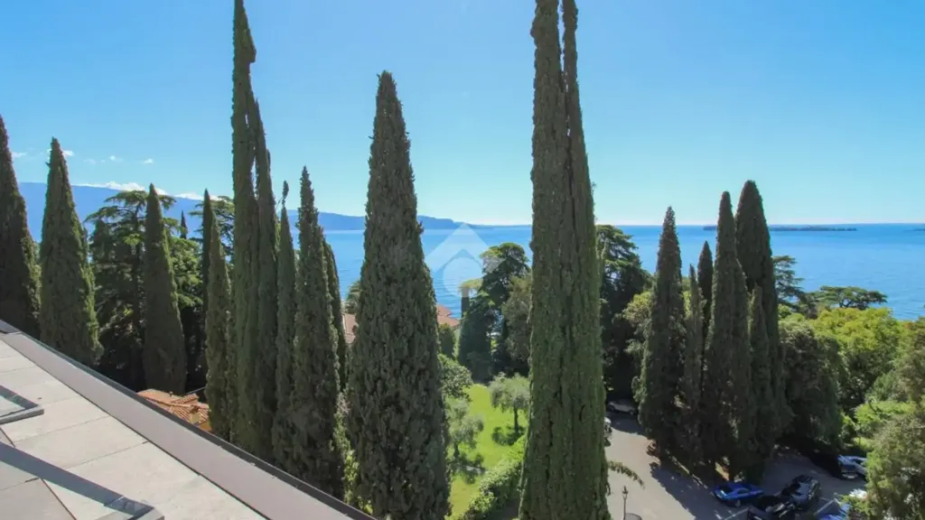 Vista aerea - Studio Apartment with Lake View in Gardone Riviera