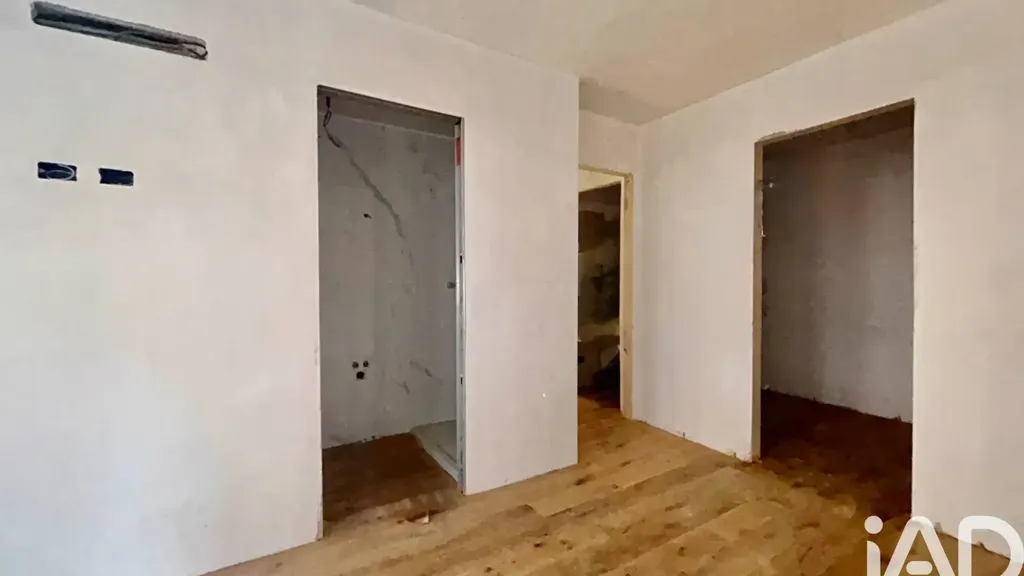 Pièces - Modern Triplex with Balcony in Florence