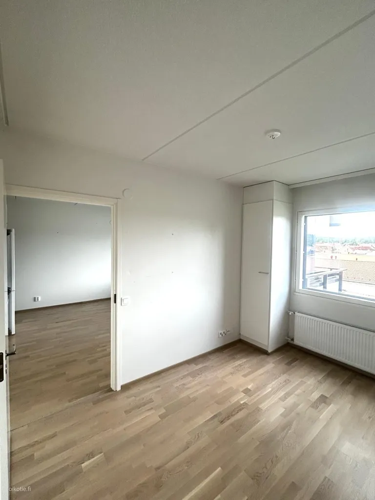 Rooms - Bright Apartment with Balcony in Nummela