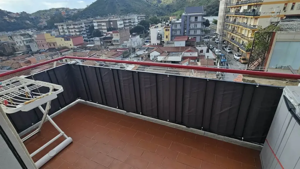 Rõdu - Modernised Apartment with Panoramic Balcony in Messina