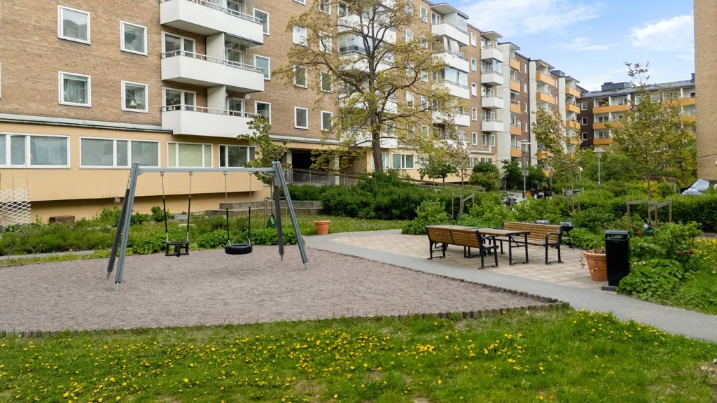Aed - Charming 1-Bedroom Flat with Garden View in Södermalm