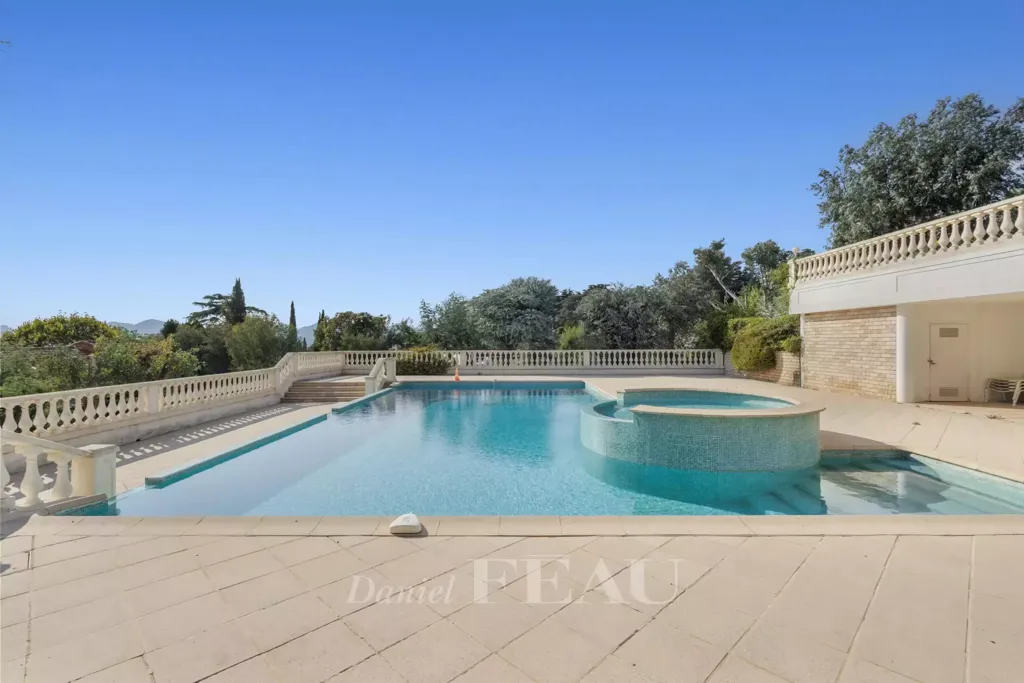 Bassein - Luxury Flat with Sea View in Cannes