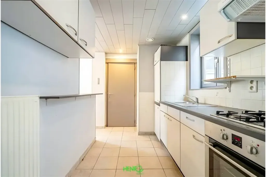 Cuisine - Appartement Rénové avec Terrasse à Tournai