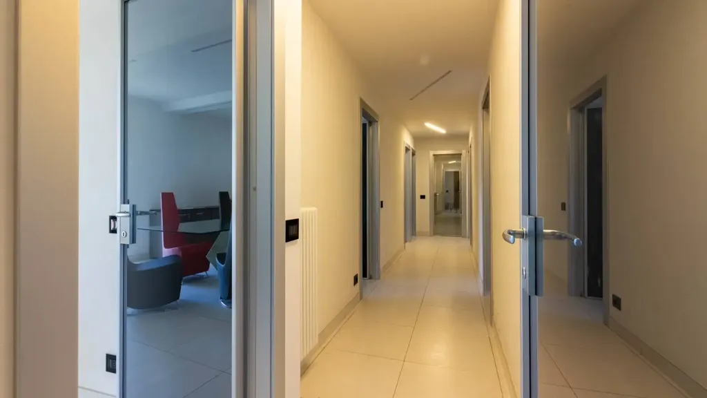 Esik - Apartment with Long Balcony in Siena