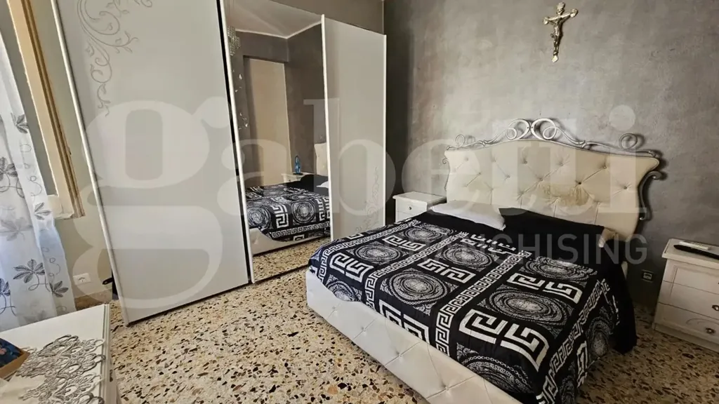 Magamistoad - Three-Bedroom Apartment with Balcony in Messina