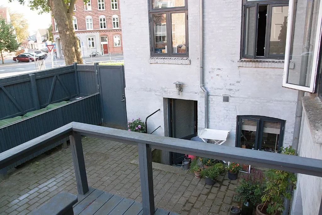 Jardin - Luxury Apartment with Balcony in City Centre