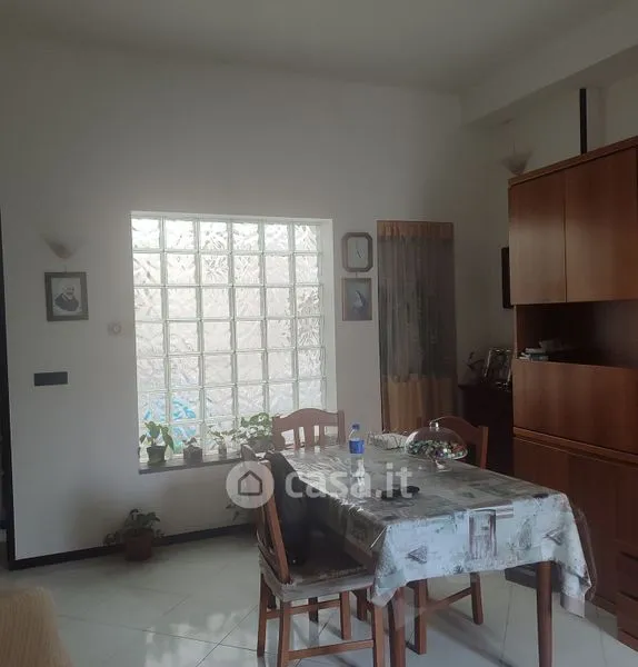 Salle à manger - Three-Bedroom Apartment with Private Courtyard in Bari