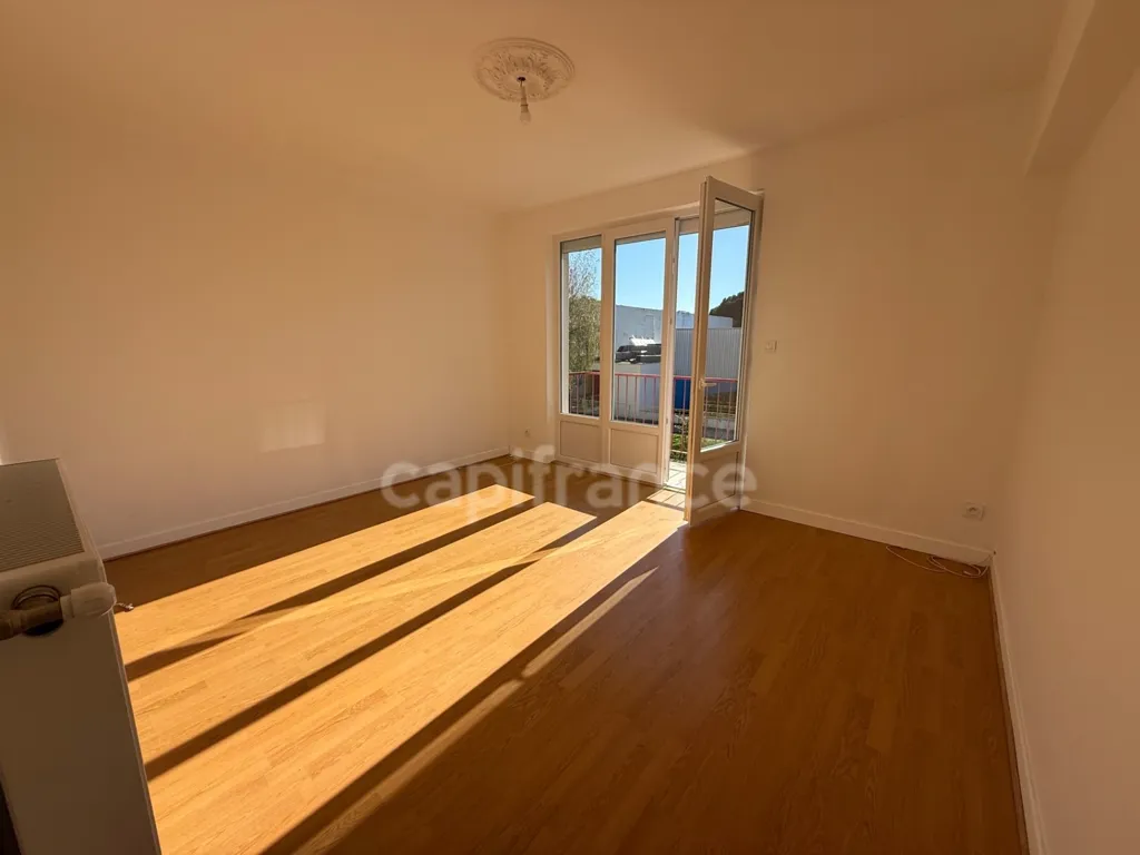 Toad - Renovated 3-Bed Flat with South View in Hautes-Pyrénées