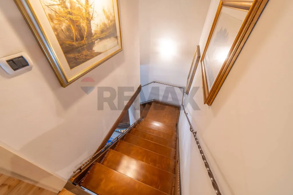 Toad - Rustic House with B&B Potential in Vo'