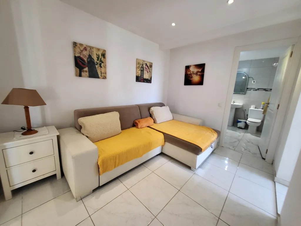 Elutuba - Detached Villa with Private Garden in Arona