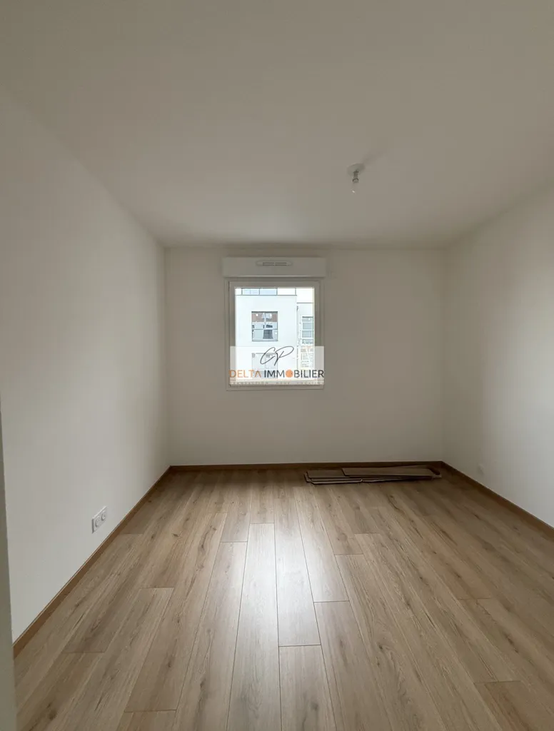 Rooms - 3-Bed Flat with Terrace in Landser