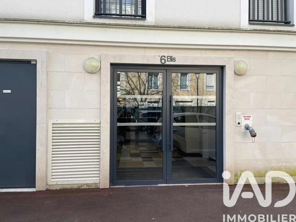 Välivaade - Studio with Parking in Chelles