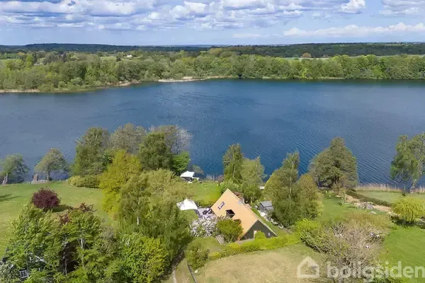 Õhuvaade - Lakefront Holiday Home with Private Dock in Buresø