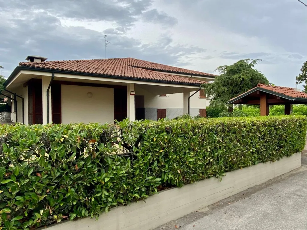 Exterior - Significant Villa with Garden in Guastalla
