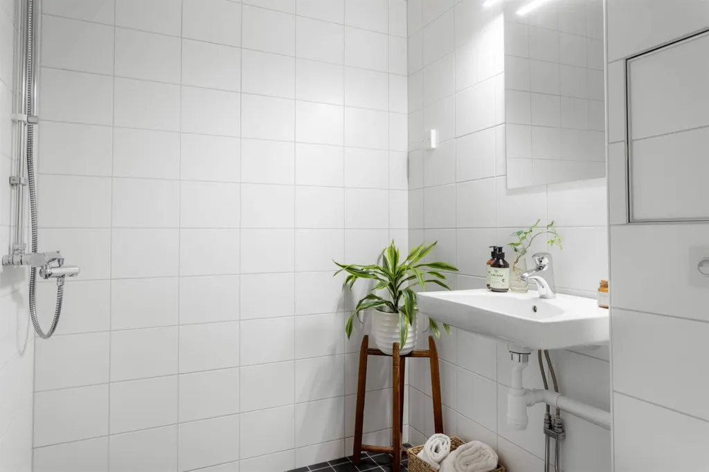 Vannitoad - Bright 2-Bedroom Flat in Central Sundbyberg