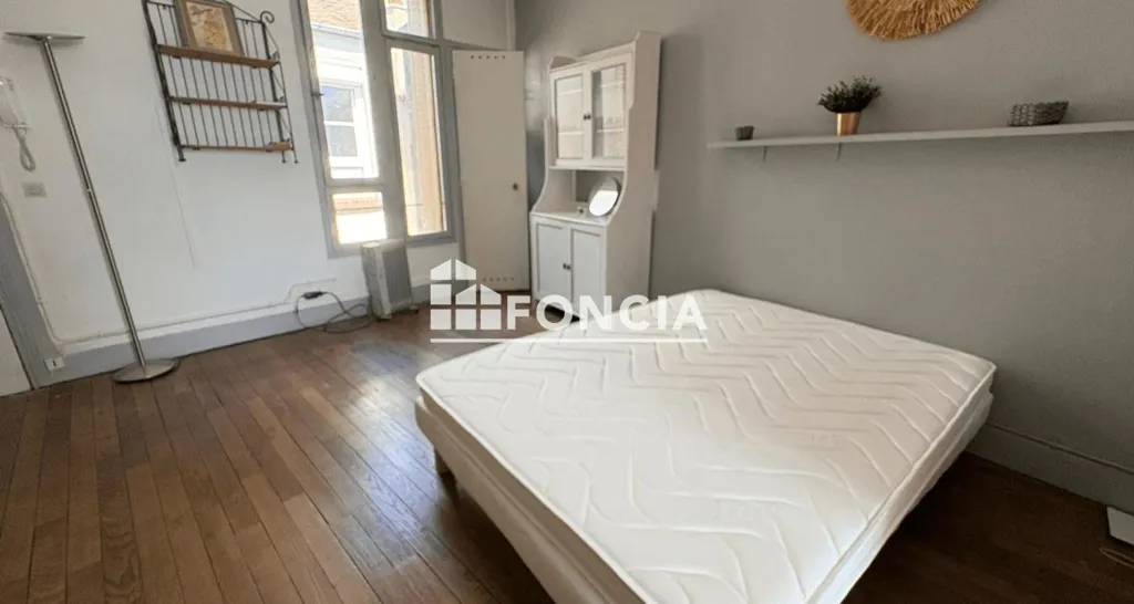 Magamistoad - Bright Flat with Terrace in Central Location