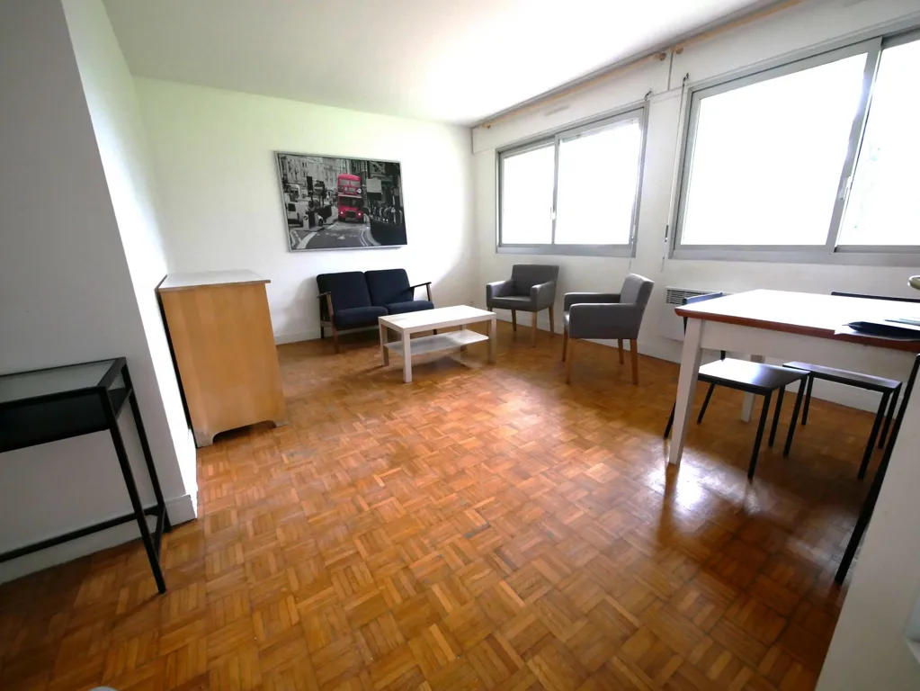 Séjour - Appartement Meublé avec Ascenseur à Garches