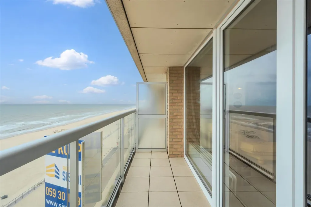 Rõdu - Studio with Frontal Sea View in Middelkerke