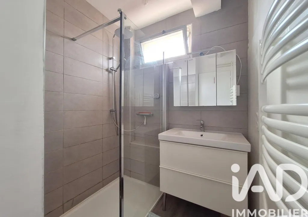 Salles de bain - Appartement Traversant avec Parking à Toulouse