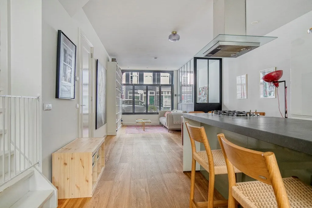 Charming Ground Floor Flat with Garden in Staatsliedenbuurt