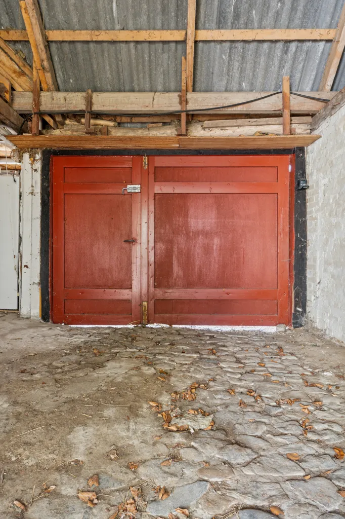 Garage - Villa with Stables in Stenstrup