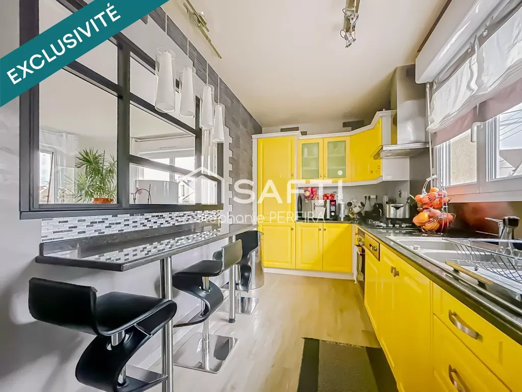Cucina - House with Cinema Space in Town Centre
