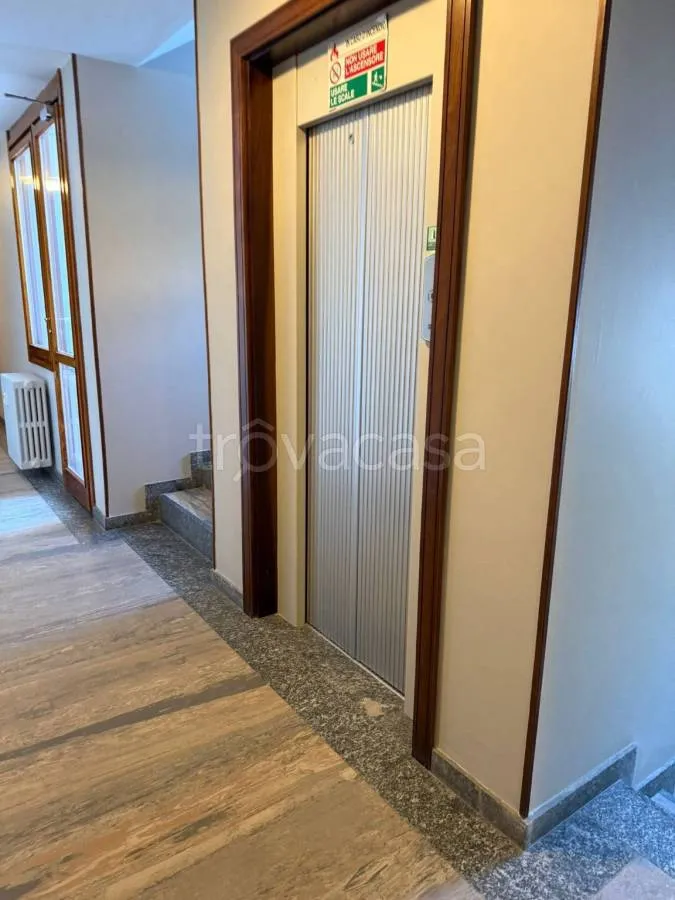 hallway_entrance