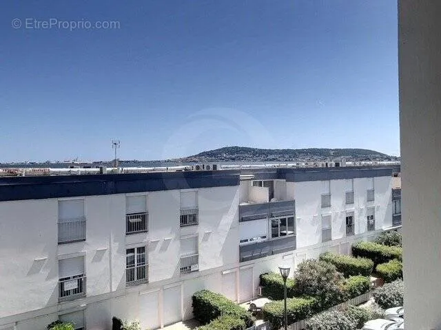 Studio with Terrace in Thermae Vicinity