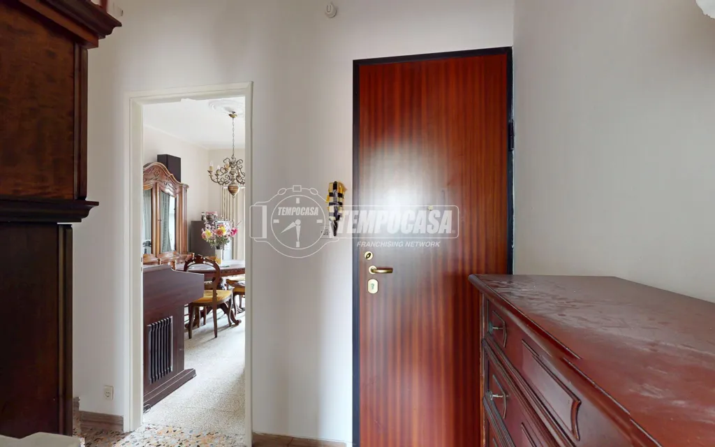 hallway_entrance