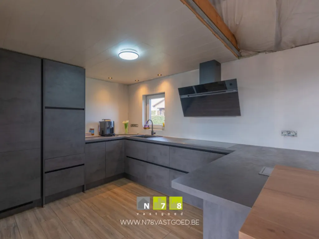 Köök - Renovated House with Garden in Bree