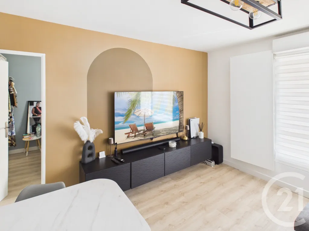 Séjour - Appartement 2 Pièces avec Parking à Trappes